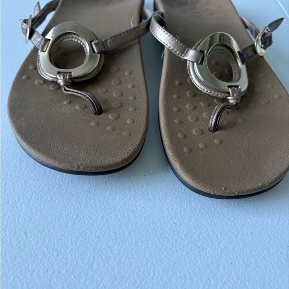 Vionic Rest Karina Sandal in Bronze Size 10 Beach Summer Pool FlipFlop Casual - Picture 3 of 11